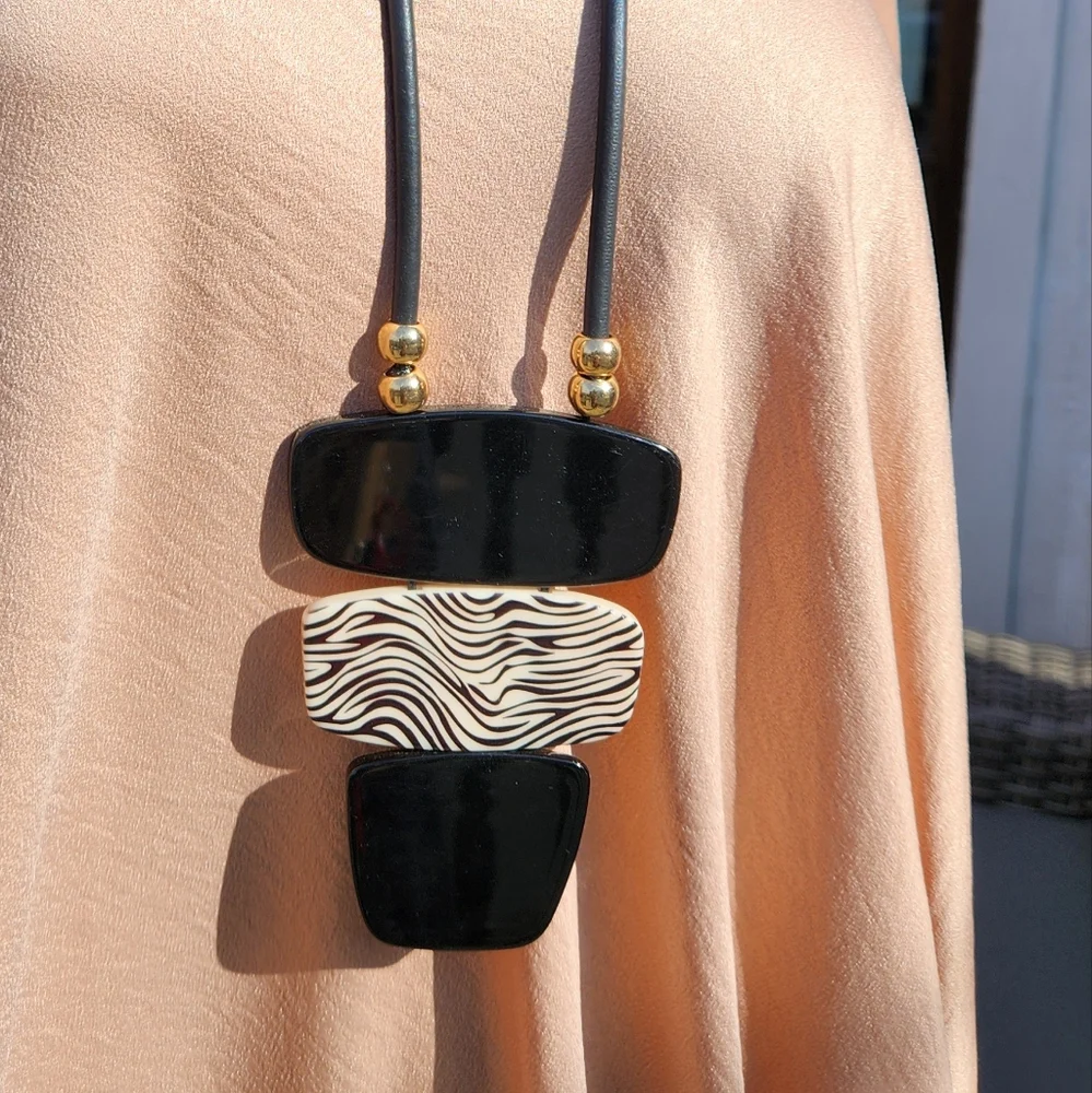 Zebra print Statement Necklace - Reversible😍 - Picture 5 of 16